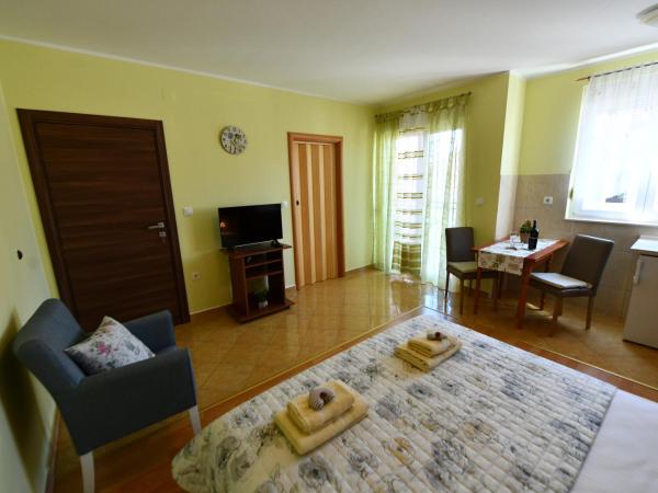 Apartments Villa Miranda : photo 3 de la chambre appartement avec terrasse