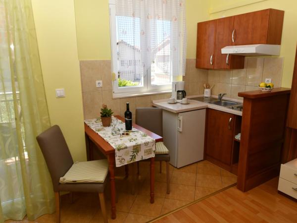 Apartments Villa Miranda : photo 4 de la chambre appartement avec terrasse