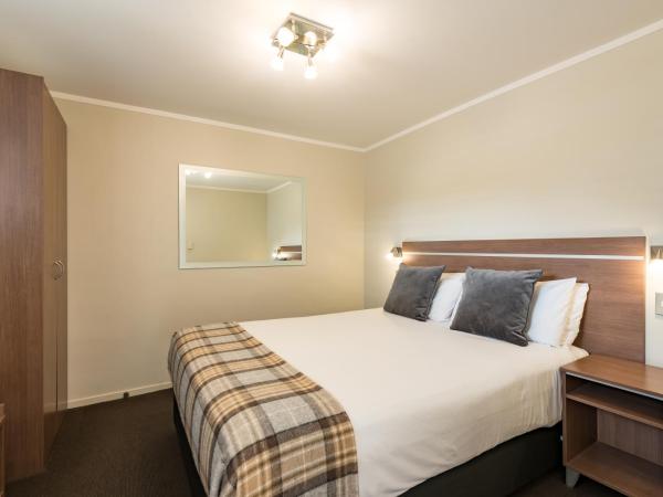 Suncourt Hotel & Conference Centre : photo 3 de la chambre two bedroom family garden room