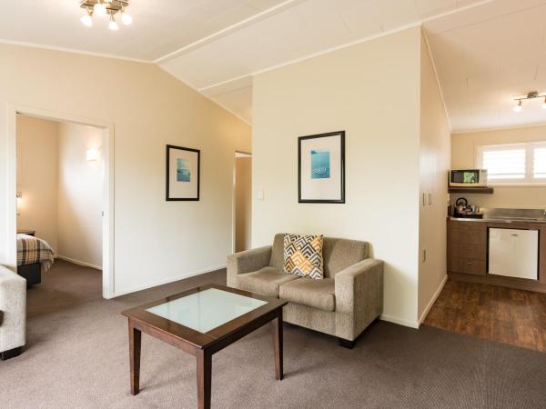 Suncourt Hotel & Conference Centre : photo 4 de la chambre two bedroom family garden room