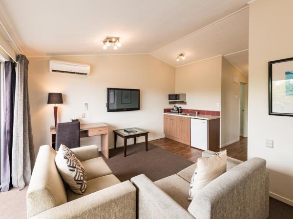 Suncourt Hotel & Conference Centre : photo 9 de la chambre one bedroom family garden room