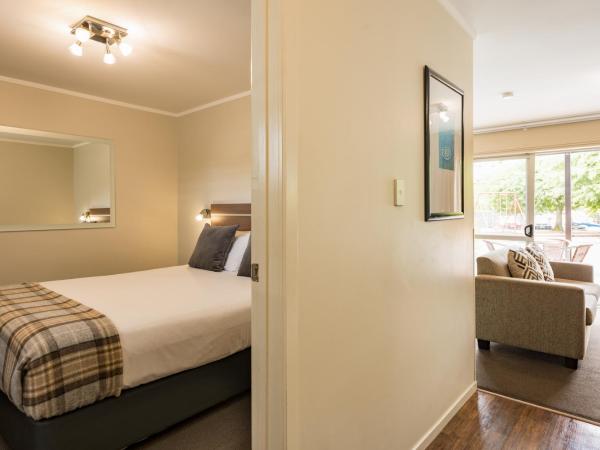 Suncourt Hotel & Conference Centre : photo 5 de la chambre one bedroom family garden room