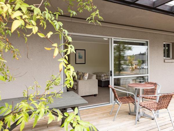 Suncourt Hotel & Conference Centre : photo 3 de la chambre one bedroom family garden room