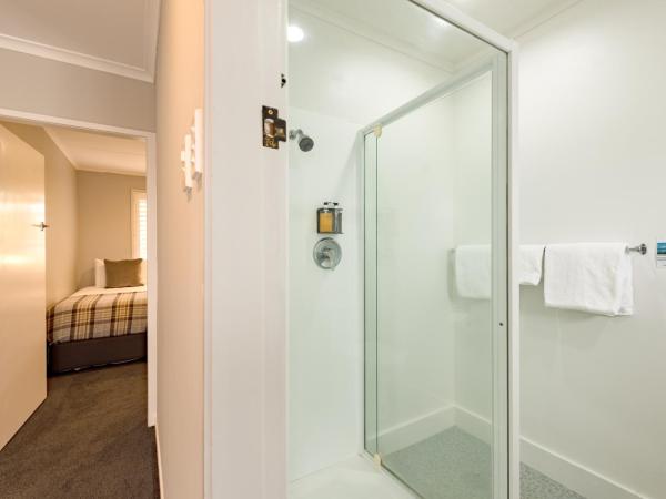 Suncourt Hotel & Conference Centre : photo 4 de la chambre chambre familiale