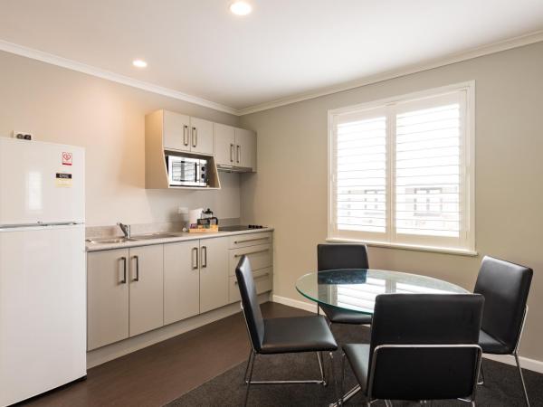 Suncourt Hotel & Conference Centre : photo 8 de la chambre chambre familiale