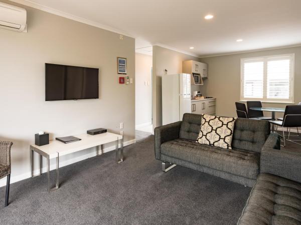 Suncourt Hotel & Conference Centre : photo 9 de la chambre chambre familiale