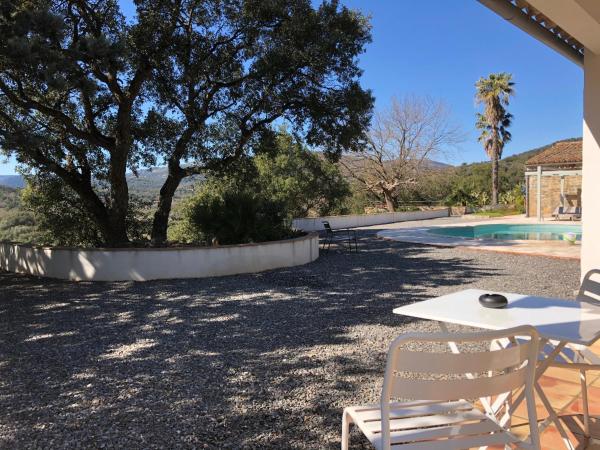 Les Aurochs : photo 2 de la chambre chambre lit king-size - vue sur montagne