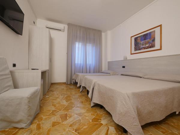 Hotel Careggi : photo 3 de la chambre chambre triple