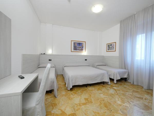 Hotel Careggi : photo 2 de la chambre chambre quadruple