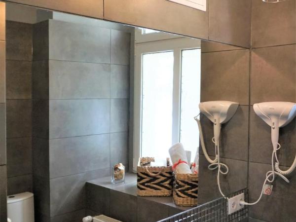 Explorer Hostel & Apartment Stare Miasto OLD TOWN 24H #don't be a tourist, be an Explorer! : photo 7 de la chambre suite 2 chambres