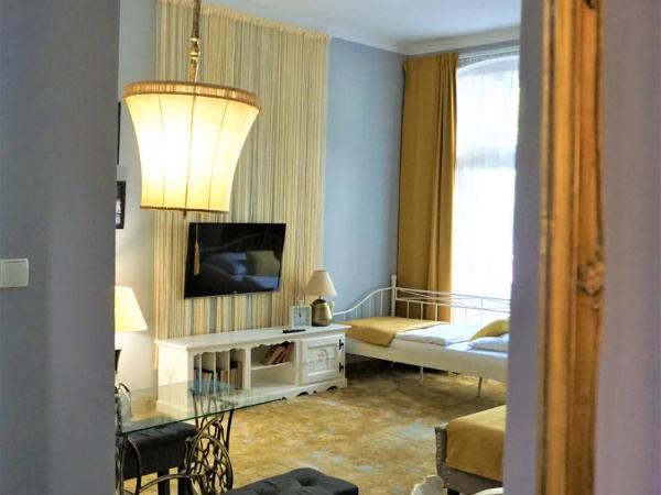 Explorer Hostel & Apartment Stare Miasto OLD TOWN 24H #don't be a tourist, be an Explorer! : photo 8 de la chambre suite 2 chambres