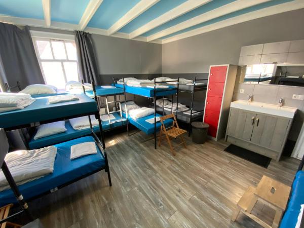 Hostel Cosmos Amsterdam : photo 2 de la chambre lit dans dortoir de 12 lits