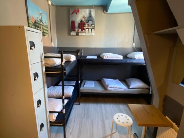 Hostel Cosmos Amsterdam : photo 5 de la chambre lit dans un dortoir de 4 lits