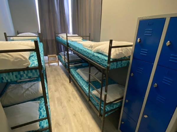Hostel Cosmos Amsterdam : photo 2 de la chambre lit dans dortoir de 8 lits 