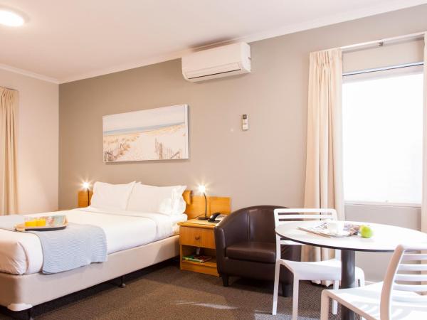 Kings Park Motel : photo 2 de la chambre chambre exécutive lit queen-size