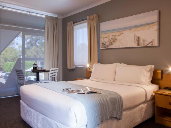 Kings Park Motel : photo 2 de la chambre chambre lit queen-size supérieure avec kitchenette