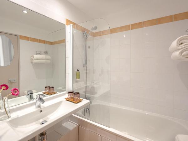 Best Western Plus La Marina : photo 7 de la chambre chambre lit queen-size confort