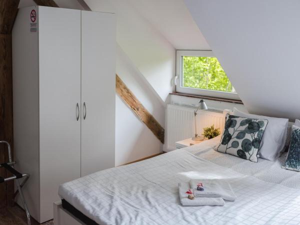 Fitness Hostel Premium : photo 3 de la chambre chambre double avec salle de bains privative