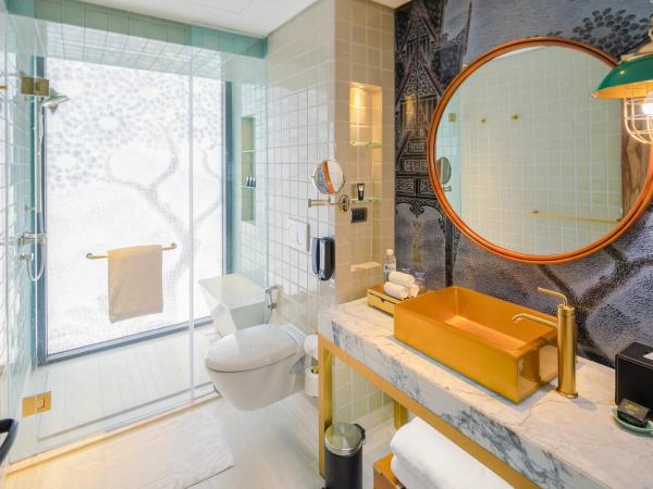 Hotel Indigo Bangkok Wireless Road, an IHG Hotel : photo 7 de la chambre chambre lit king-size standard - Étage supérieur