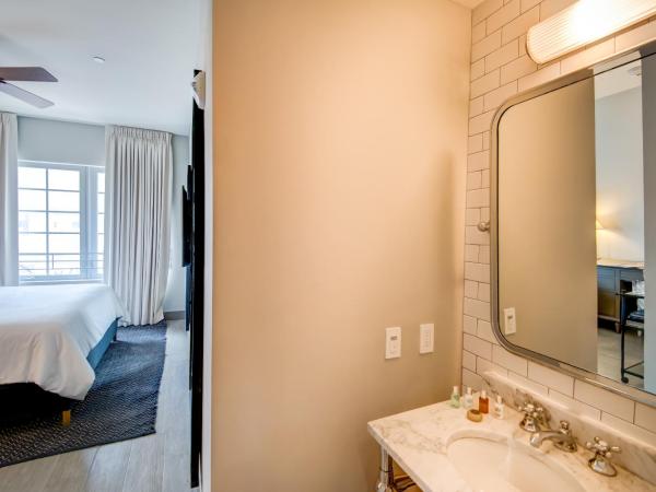 The Plymouth South Beach : photo 4 de la chambre chambre lit king-size supérieure - vue sur piscine