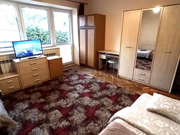 Hostel Komfort Borek : photo 2 de la chambre chambre familiale avec balcon