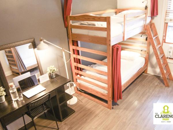 The Clarence Park : photo 2 de la chambre lit dans dortoir pour hommes de 6 lits