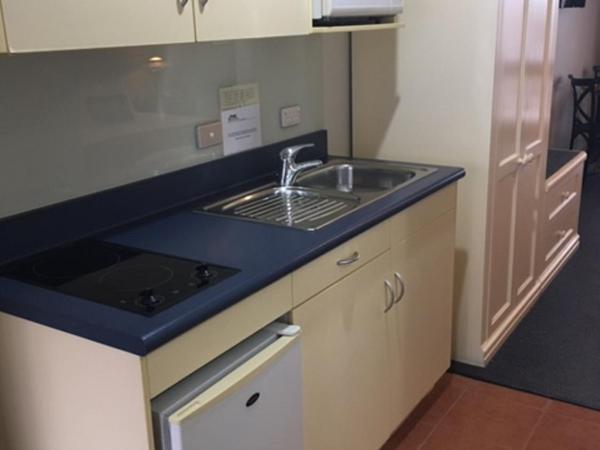 Baycrest Thermal Lodge : photo 9 de la chambre studio king avec balcon