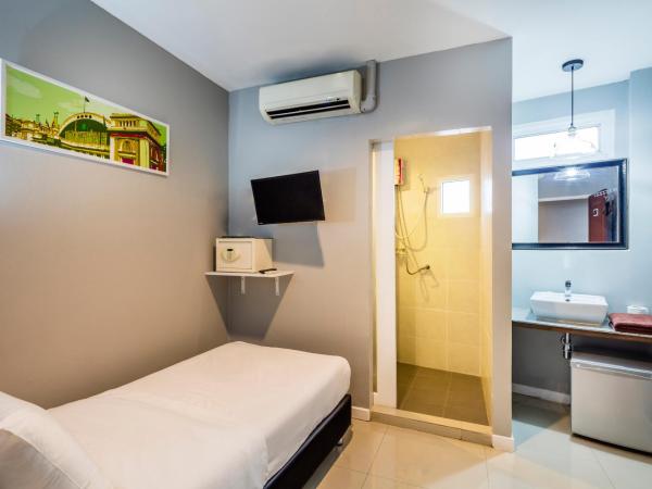 At Hua Lamphong Hotel : photo 1 de la chambre chambre simple