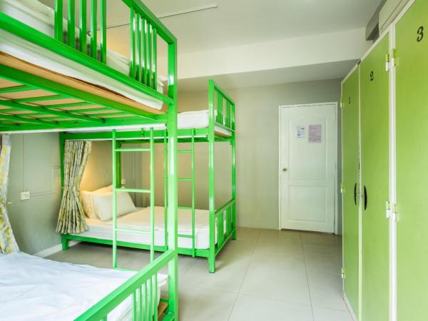At Hua Lamphong Hotel : photo 2 de la chambre lit dans dortoir mixte de 4 lits
