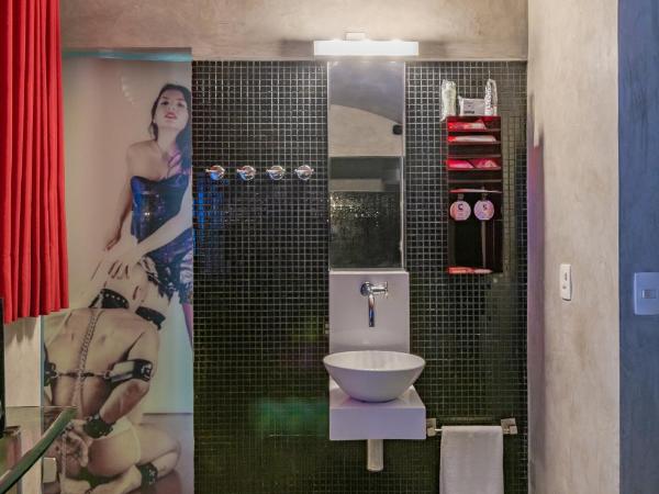 Spa urbano Motel Adult Only : photo 9 de la chambre chambre standard lit queen-size