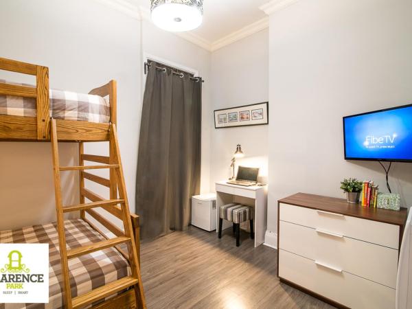 The Clarence Park : photo 4 de la chambre chambre double avec lit superposé