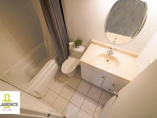 The Clarence Park : photo 5 de la chambre chambre double avec lit superposé