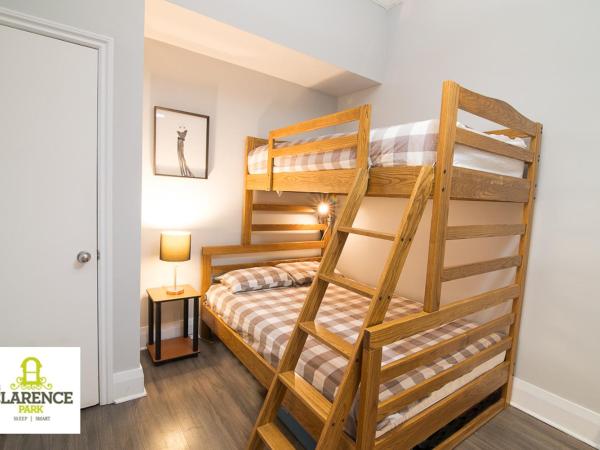 The Clarence Park : photo 1 de la chambre chambre double avec lit superposé