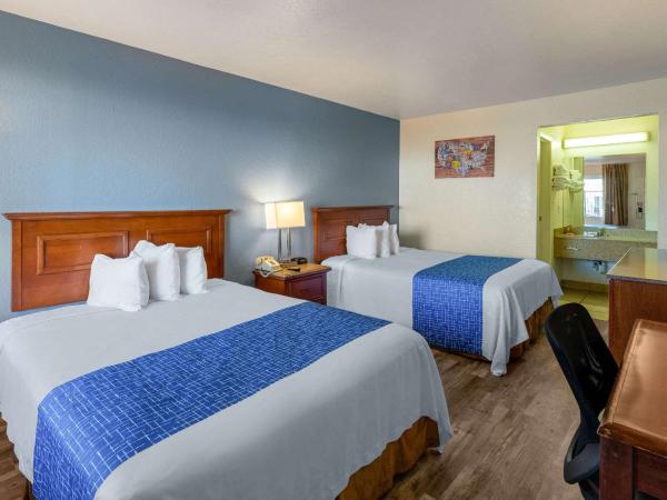 Econo Lodge Phoenix North I-17 : photo 1 de la chambre chambre 2 lits queen-size - non-fumeurs