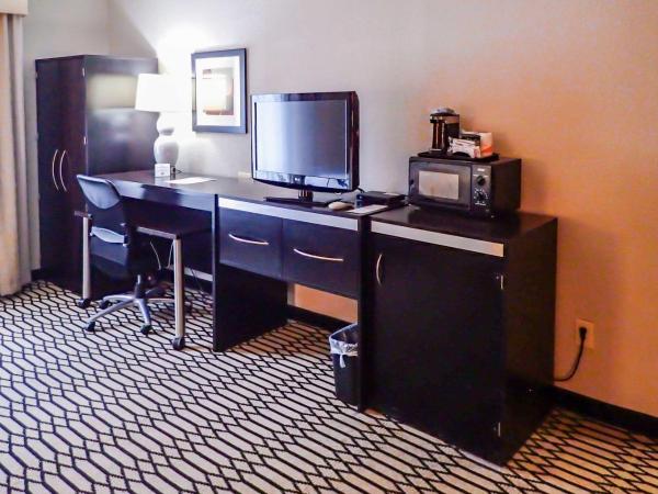 Sleep Inn & Suites BWI Airport : photo 2 de la chambre suite avec 2 lits queen-size et canapé-lit - non-fumeurs