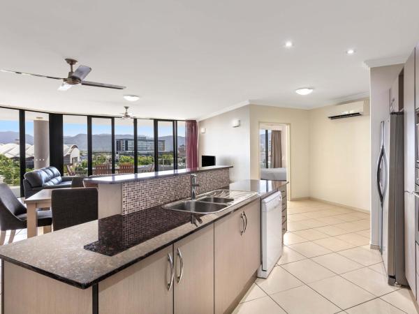 Piermonde Apartments Cairns : photo 3 de la chambre appartement 2 chambres avec vue sur la montagne