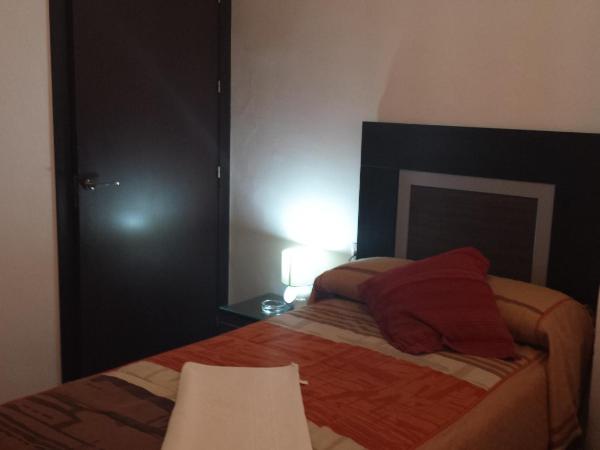 Pension Gran Plaza : photo 3 de la chambre chambre double ou lits jumeaux