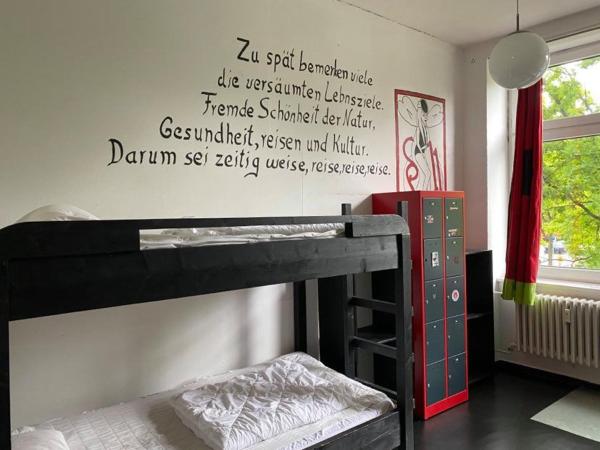 instantSleep Backpackerhostel St Pauli : photo 3 de la chambre lit dans dortoir de 8 lits 