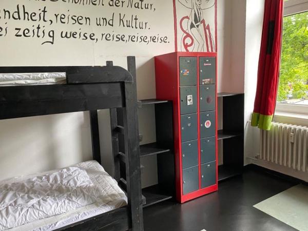 instantSleep Backpackerhostel St Pauli : photo 4 de la chambre lit dans dortoir de 8 lits 