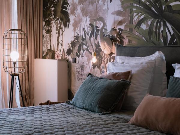 Villa360 : photo 4 de la chambre chambre lit king-size - vue sur jardin