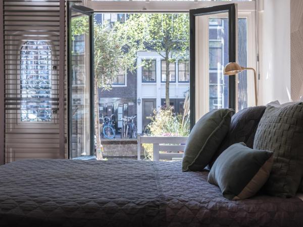 Villa360 : photo 3 de la chambre chambre double avec salle de bains privative