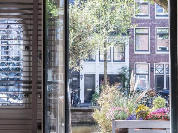 Villa360 : photo 4 de la chambre chambre double avec salle de bains privative