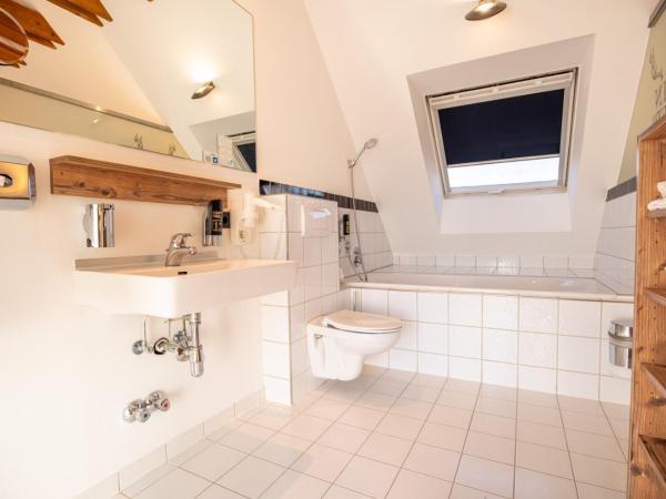 BinderS Budget City-Mountain Hotel : photo 8 de la chambre suite