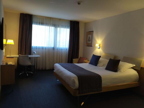 Best Western Premier Hôtel du Vieux-Port : photo 1 de la chambre chambre lit queen-size standard - non-fumeurs