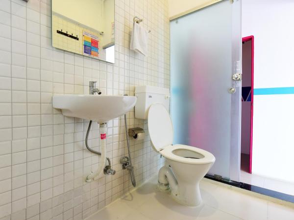 goSTOPS Mumbai : photo 3 de la chambre deluxe double ac room with ensuite bathroom