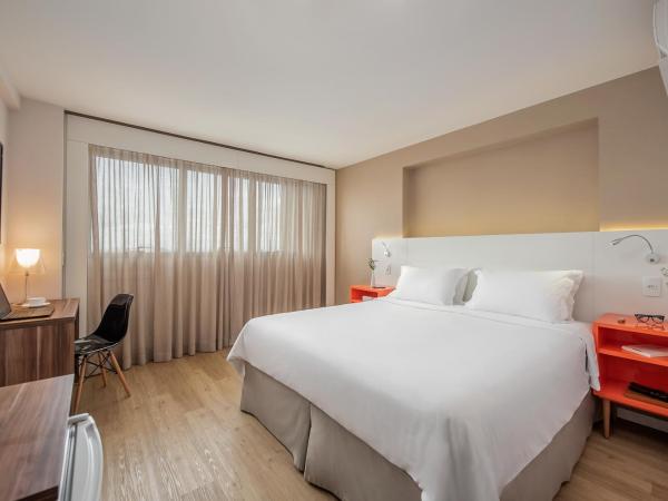Intercity Curitiba Centro Cívico : photo 1 de la chambre standard double - 1 queen bed