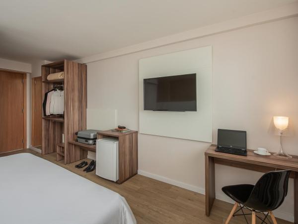 Intercity Curitiba Centro Cívico : photo 2 de la chambre standard double - 1 queen bed