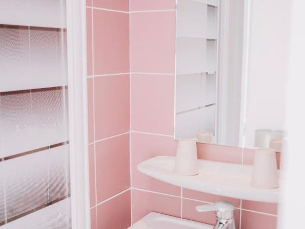 Outsite Coliving Biarritz : photo 9 de la chambre chambre lits jumeaux