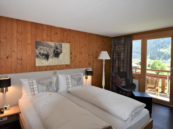 Hotel Cabana : photo 3 de la chambre chambre double supérieure avec balcon - vue sur eiger