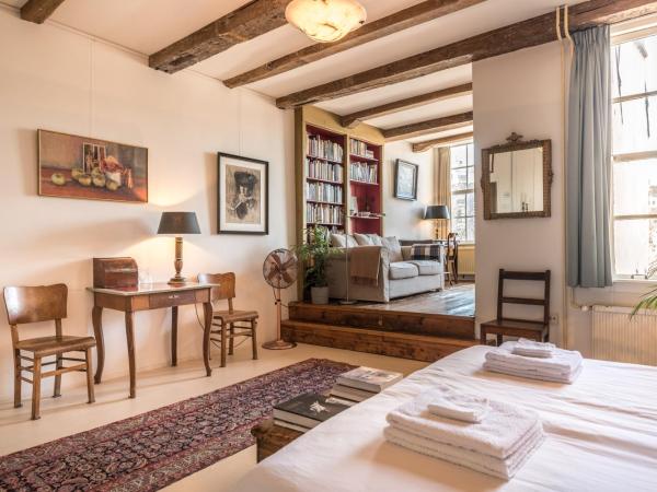 Classy Room 17th C Canalhouse : photo 5 de la chambre chambre double deluxe avec douche